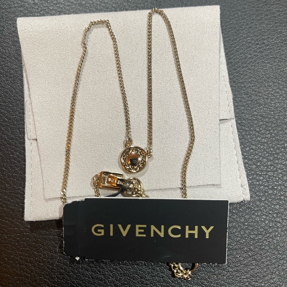 🔥🖤NWT Givenchy Necklace 🔥🔥🔥 - Picture 3 of 4